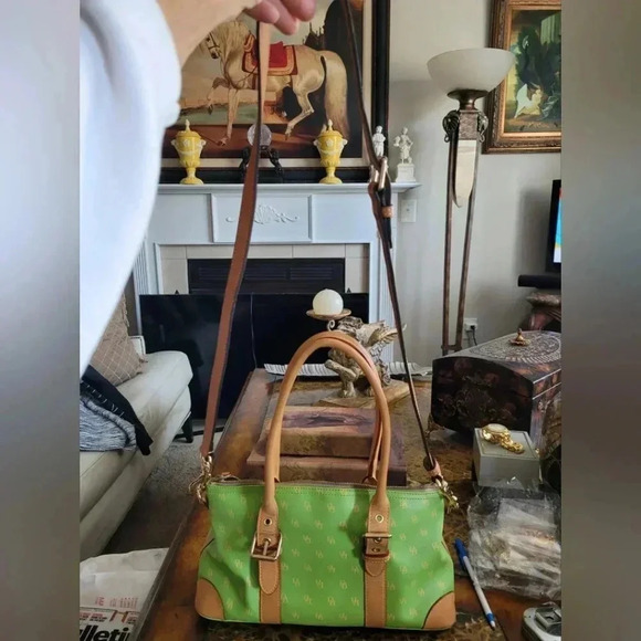 Dooney & Bourke Green Tote Bag, eye glass case, ID HOLDER, wristlet - Picture 9 of 16